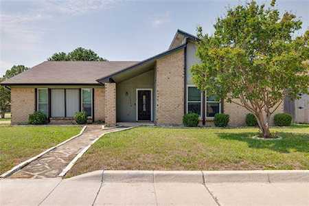 7524 Schiller Drive North Richland Hills, TX 76180