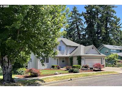 2216 N Thorne ST Newberg, OR 97132