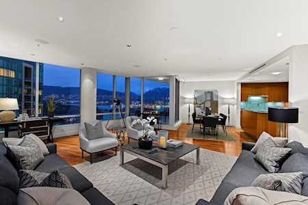 1077 Cordova Street #2803 Vancouver, BC V6V 2V6