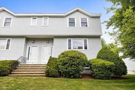 30 Villa Roma Dr #30 Tewksbury, MA 01876