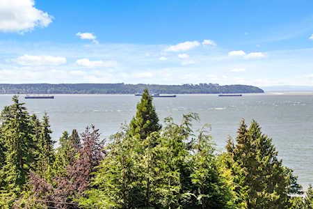 3105 Mathers Avenue West Vancouver, BC V7V 2K3