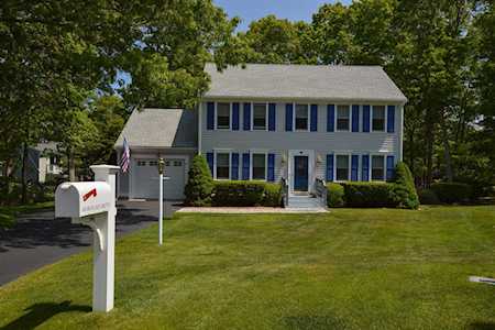 48 Hogan Drive Mashpee, MA 02649