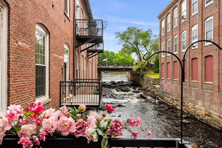 8 Main St #5 Jaffrey, NH 03452