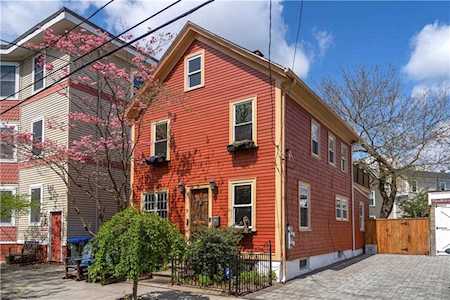 31 Kenyon St Providence, RI 02903