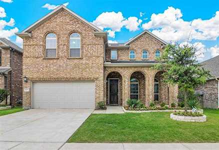 6824 Elm Street Rowlett, TX 75089