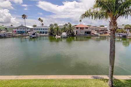 685 Garland Cir Indian Rocks Beach, FL 33785
