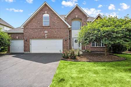 1112 Stonehaven Circle Aurora, IL 60504