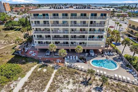 13000 Gulf Ln #402 Madeira Beach, FL 33708