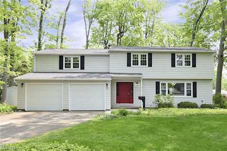 227 James Circle Avon Lake, OH 44012