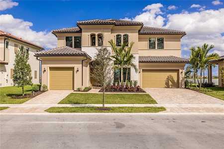 8870 W Parkland Bay Trl Parkland, FL 33076