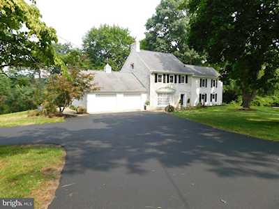 47 Woodstock Rd Fayetteville, PA 17222