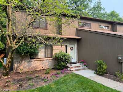 25 Mountain Ridge Dr Cedar Grove Twp., NJ 07009