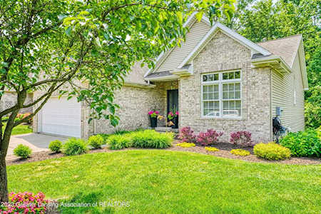 5545 Songbird Pointe Ln East Lansing, MI 48823