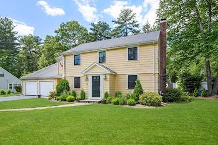 18 Pine Needle Rd Wayland, MA 01778