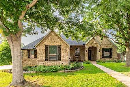 7829 Green Valley Drive North Richland Hills, TX 76182