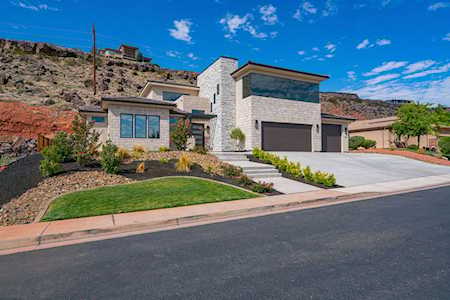 152 S Acantilado DR St George, UT 84790