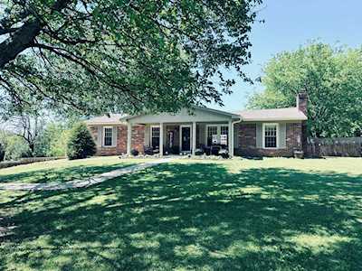 116 Lindenwood Ln Frankfort, KY 40601