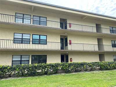 Lakeview Of Largo South Condos For Sale