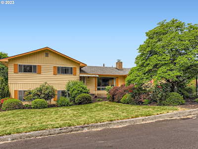 8753 SE Owen DR Happy Valley, OR 97086