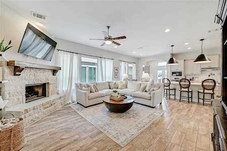 5613 Traviston CT Austin, TX 78738