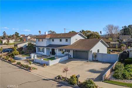 1036 Diamond Dr Santa Maria, CA 93455