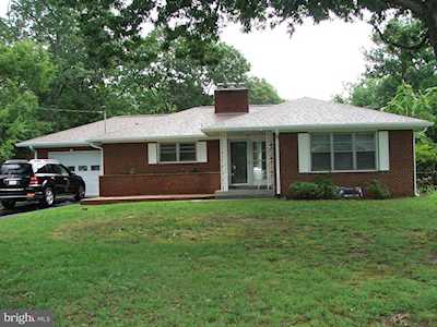 6613 Hackberry St Springfield, VA 22150