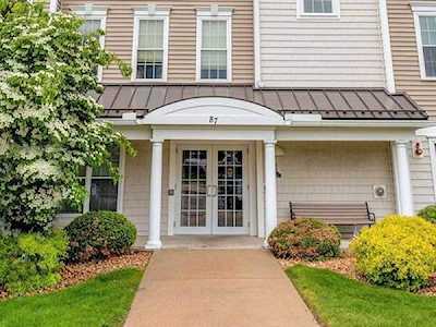 87 Clocktower Drive #302 Waltham, MA 02452