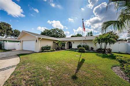 11303 Currie Ln Largo, FL 33774