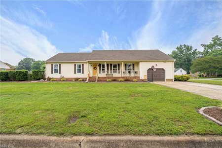720 Waterstock Ct Chesapeake, VA 23322