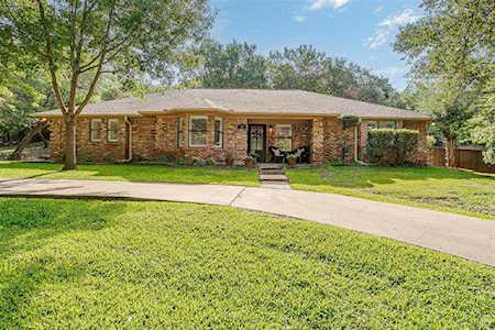 721 Royal View Court Willow Park, TX 76087