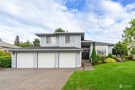 3534 Crystal Ridge Dr SE Puyallup, WA 98372
