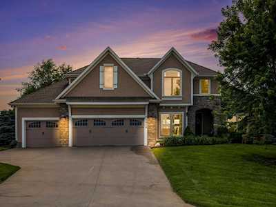 2416 NE Willow Creek Ln Lee's Summit, MO 64086