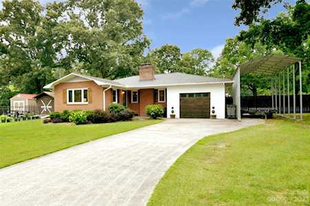 101 Crestwood Ct Kannapolis, NC 28083
