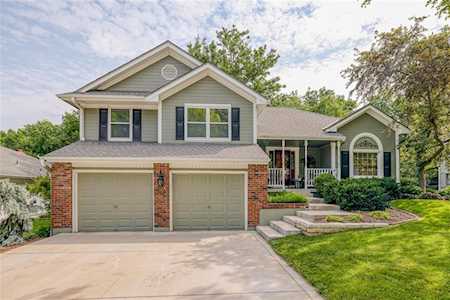 1529 SW Fredrick Dr Lee's Summit, MO 64081