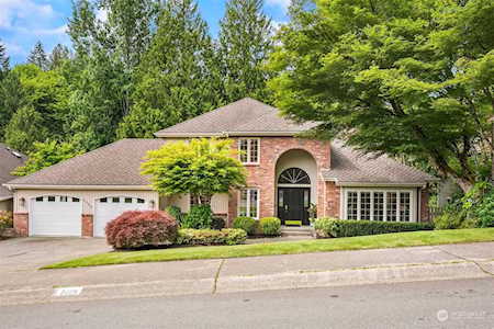 2025 222nd Ave NE Sammamish, WA 98074