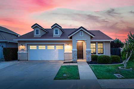 12331 Pawcatuck Way Rancho Cordova, CA 95742