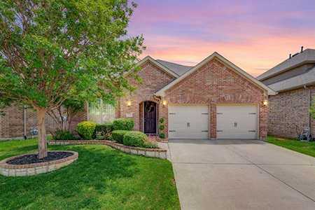 1129 Crest Meadow Drive Fort Worth, TX 76052