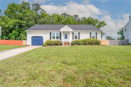 608 Appaloosa Trl Chesapeake, VA 23323