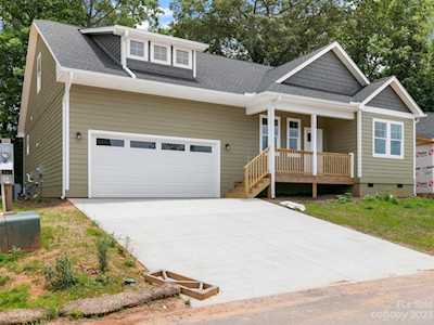 79 Greenwood Fields Dr Asheville, NC 28804
