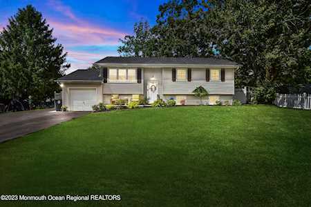 1572 Deer Hollow Dr Toms River, NJ 08753