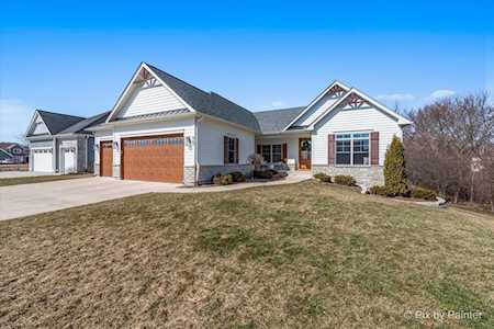 867 Wedgewood Dr Crystal Lake, IL 60014