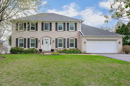 25W275 Woodstock Ct Naperville, IL 60540