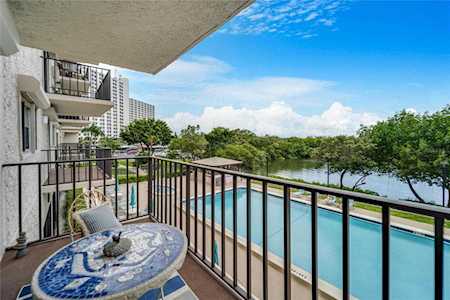 7050 Sunset Dr S #212 South Pasadena, FL 33707