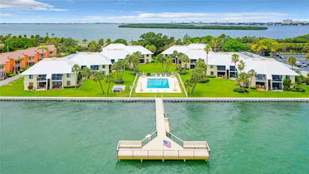 7300 Sunshine Skyway Ln S #201 St. Petersburg, FL 33711