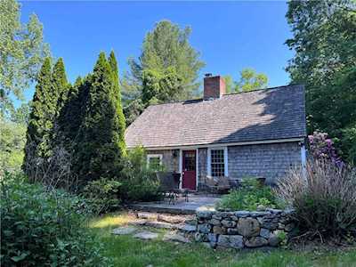 343 Beacon Dr North Kingstown, RI 02852