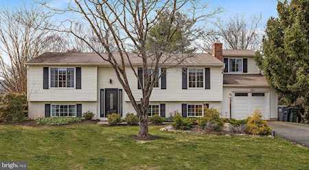 1112 Riva Ridge Dr Great Falls, VA 22066