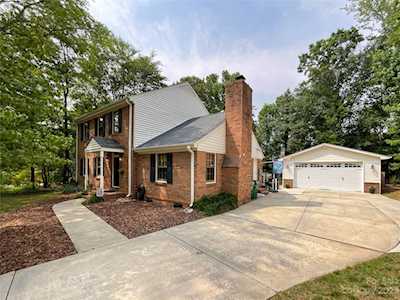 9101 Raintree Ln Charlotte, NC 28277