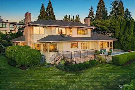 9636 NE 30th Place Clyde Hill, WA 98004