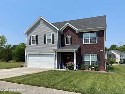 9101 River Trail Dr Louisville, KY 40229