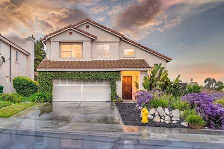 7046 Zubaron Ln Carlsbad, CA 92009